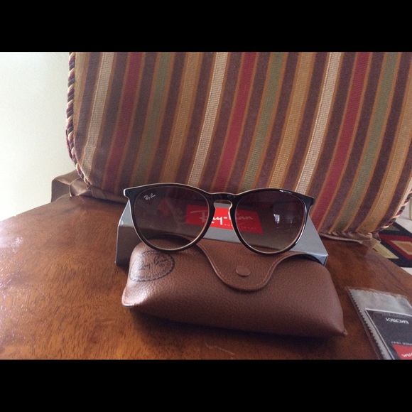 New Ray-Ban Erika Sunglasses 54 mm - Picture 3 of 5